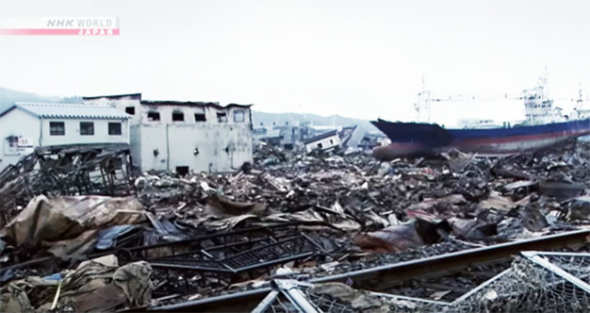 Gempa bumi  9,1 skala Richter landa lepas pantai Tohoku, memicu tsunami dahsyat yang mengirimkan gelombang setinggi lebih dari 130 kaki, menelan seluruh kota dalam hitungan menit/Foto:tangkap layar YouTube  NHK WORLD-JAPAN