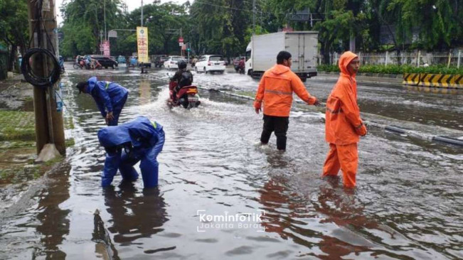 Bertambah! Imbas Hujan di DKI Jakarta, 12 RT dan 22 Jalan Tergenang