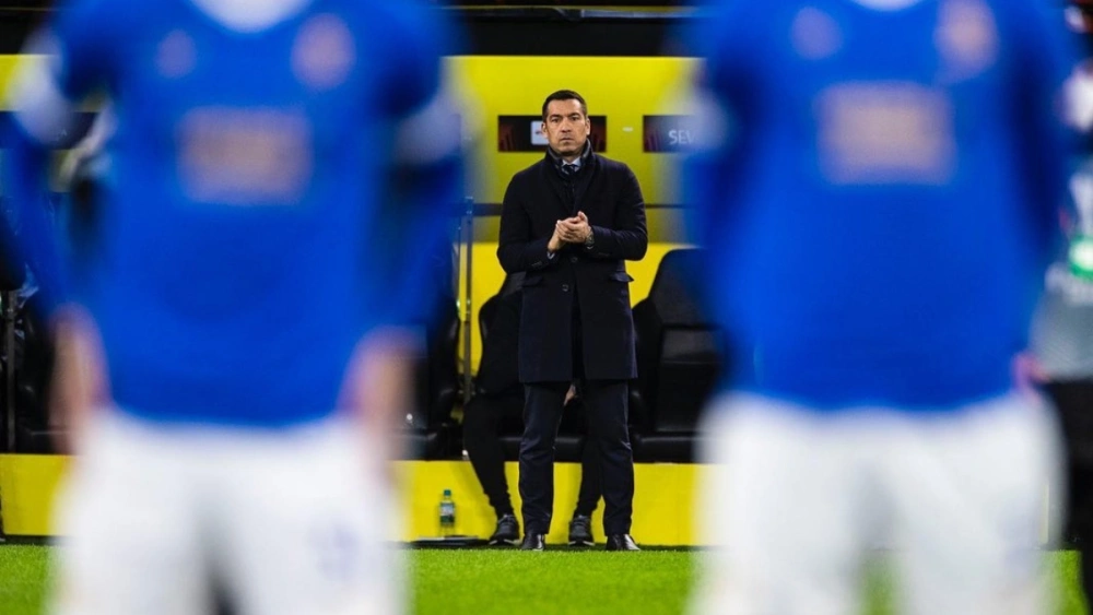Giovanni Van Bronckhorst saat jadi pelatih Glasgow Rangers. Giovanni van Bronckhorst masuk bursa kandidat pelatih Timnas Indonesia. [Instagram @giovannivbronckhorst]