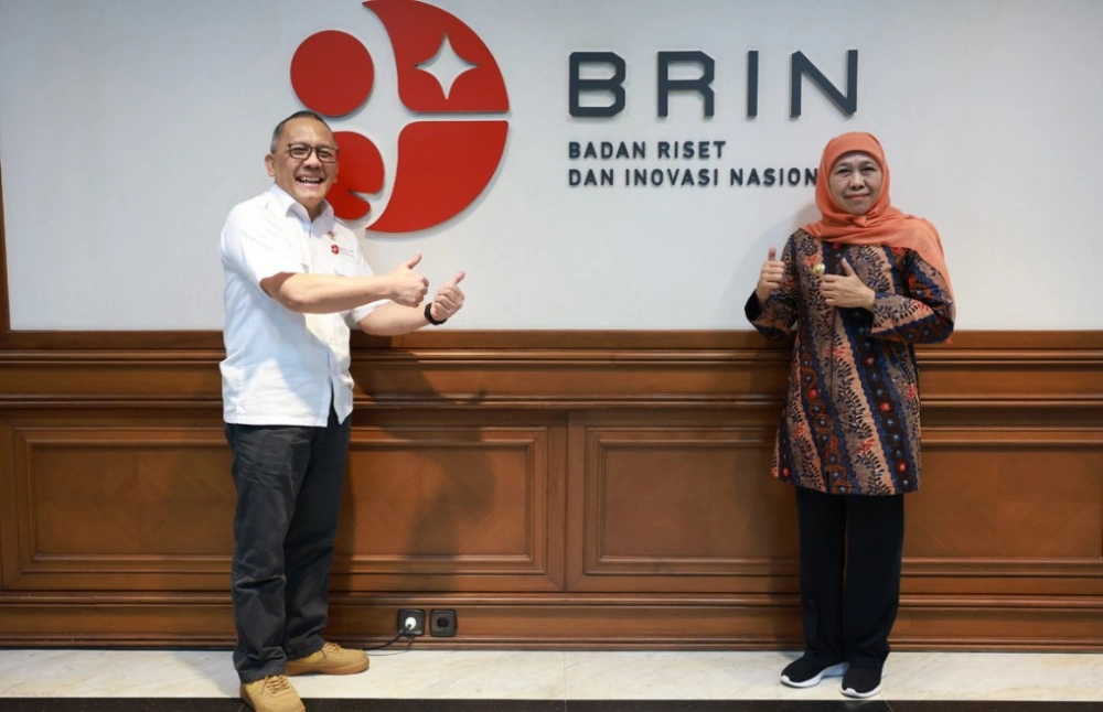 Gubernur Jawa Timur Khofifah Indar Parawangsa saat serkunjung ke kantor BRIN [BRIN]