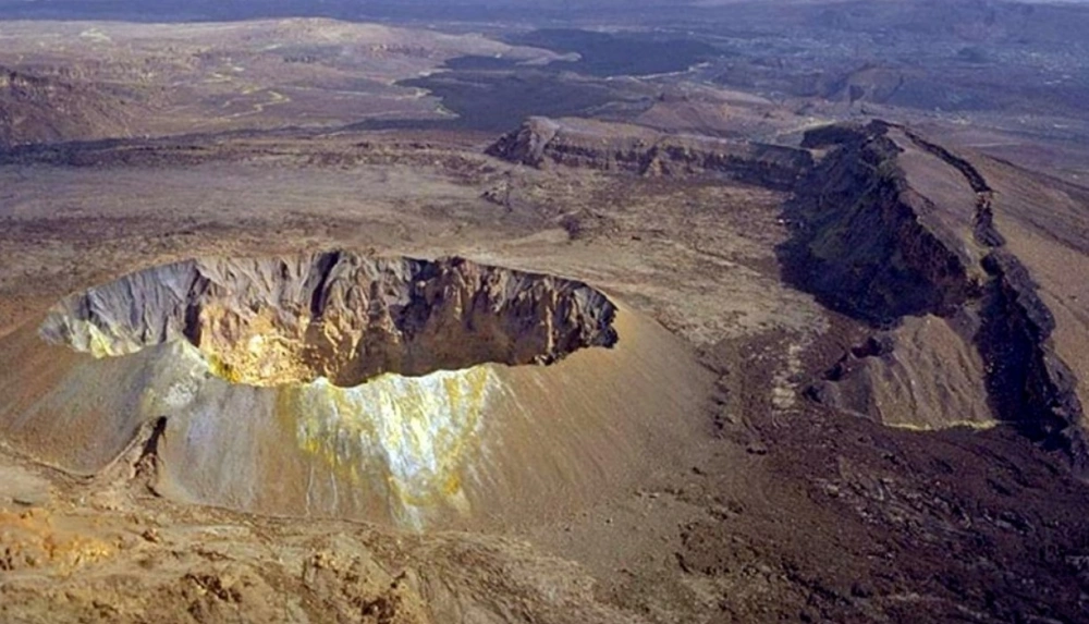 Gunung Hayli Gubbi di Ethiopia meletus setelah tertidur 10 ribu hingga 12 ribu tahun [X]