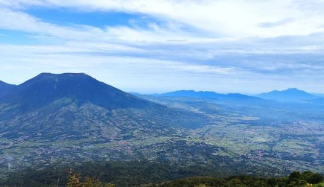 Gunung Marapi kini berada di status level II atau waspada.