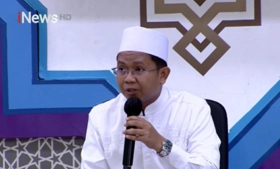 Sosok Gus Mahrus diduga nikahkan Inara dan Insan. [Youtube]