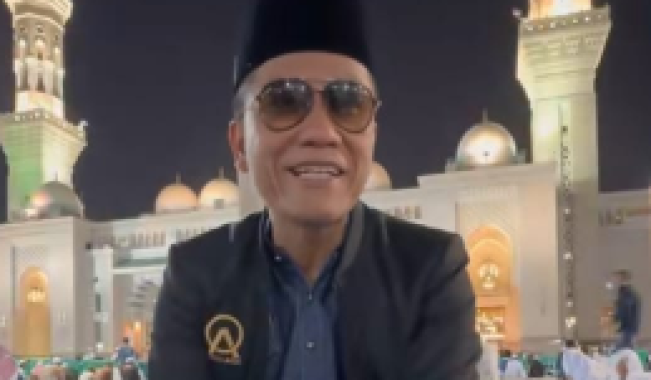 Difitnah Nyogok Cak Kirun Agar Dukung Prabowo-Gibran, Ini Doa Gus Miftah dari Madinah