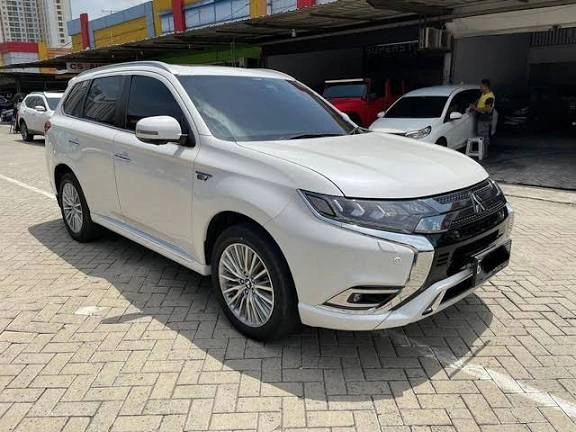 Kesempatan Emas Punya PHEV! Outlander Bekas Dijual Anjlok, Padahal Baru Tembus Rp 1,3 Miliar