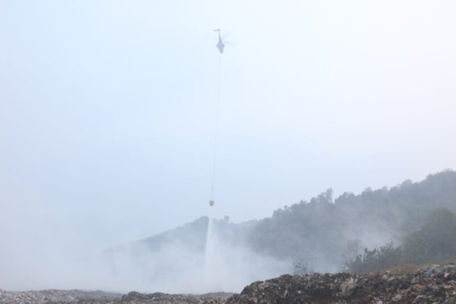 TPST Sarimukti Terbakar, Helikopter <i>Water Bombing</i> Dikerahkan