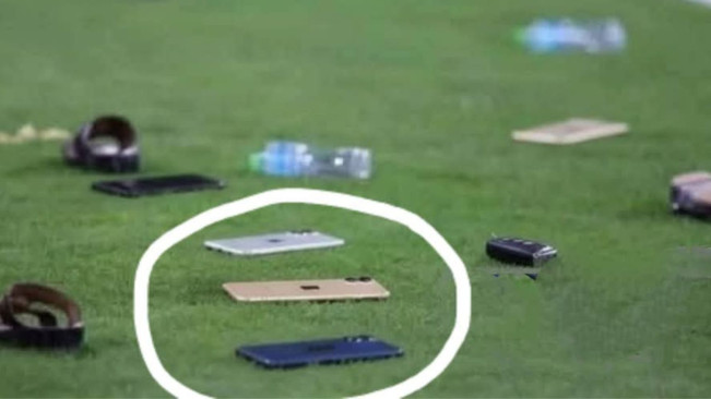 Kesenjangan Sosial, Suporter UEA dan Qatar Saling Lempar iPhone 17 Pro Max