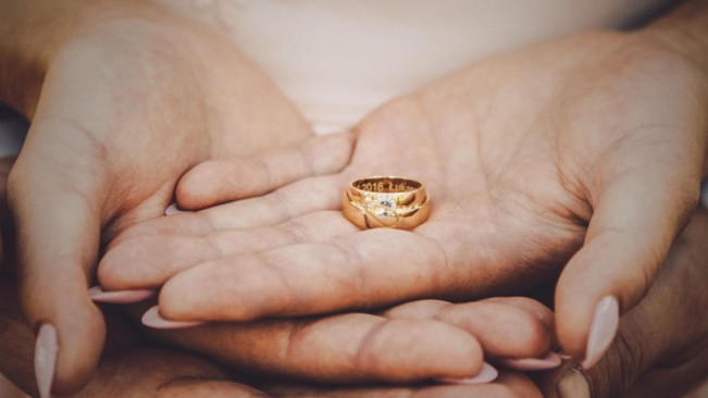 Pindah Agama karena Menikah, Bagaimana Pandangan Islam?