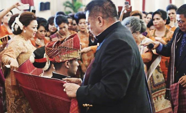 Mengenal Ulos, Kain Suku Batak yang Menjadi Sumber Kehangatan