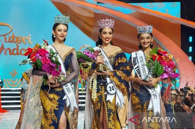 Laksmi Shari De Neefe Suardana Dinobatkan Sebagai Puteri Indonesia 2022
