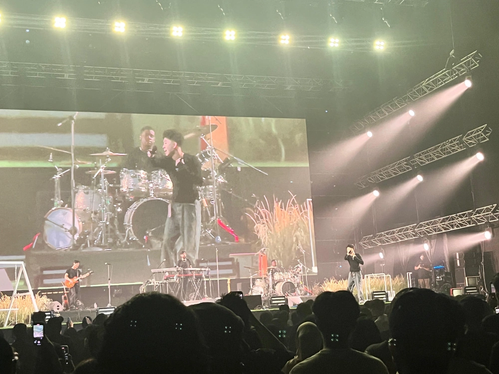 Lepas Rindu di Jakarta, Konser Rich Brian Sukses Bikin Perasaan Fans Campur Aduk