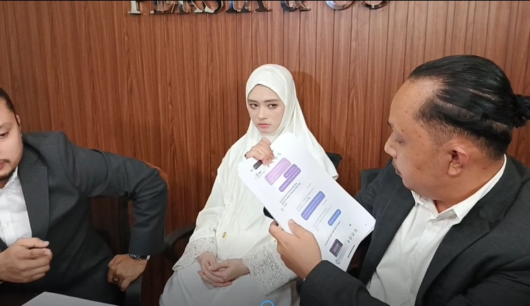 Kronologi Inara Rusli Tertipu Status Ihsan: Pernikahan Siri hingga Fakta dari Istri Sah
