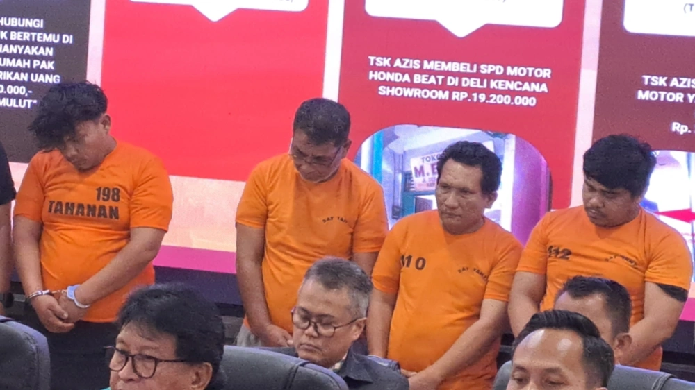 Keempat tersangka ditahan. [FT News/Reza D Syahputra]