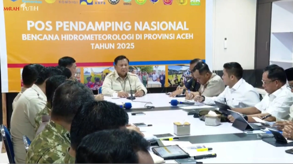 Presiden Prabowo pimpin rapat di Aceh. [YouTube Sekretariat Presiden]