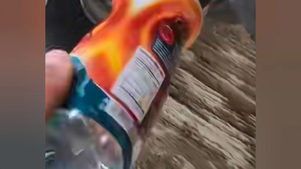 Ilustrasi botol Golda viral. [TikTok]