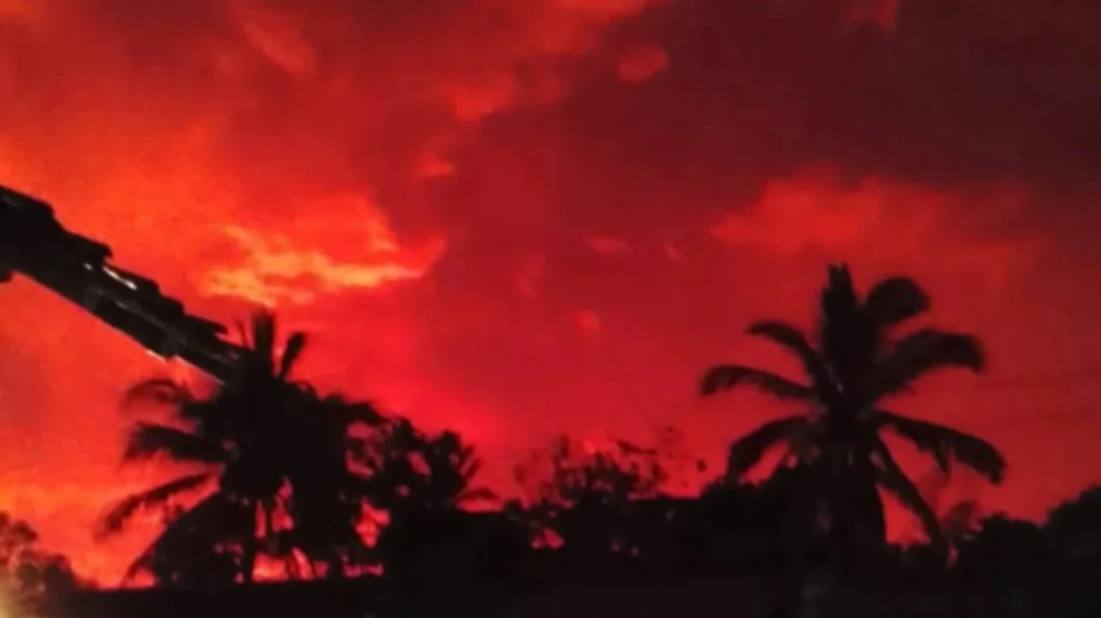 Fenomena langit merah. [Instagram]