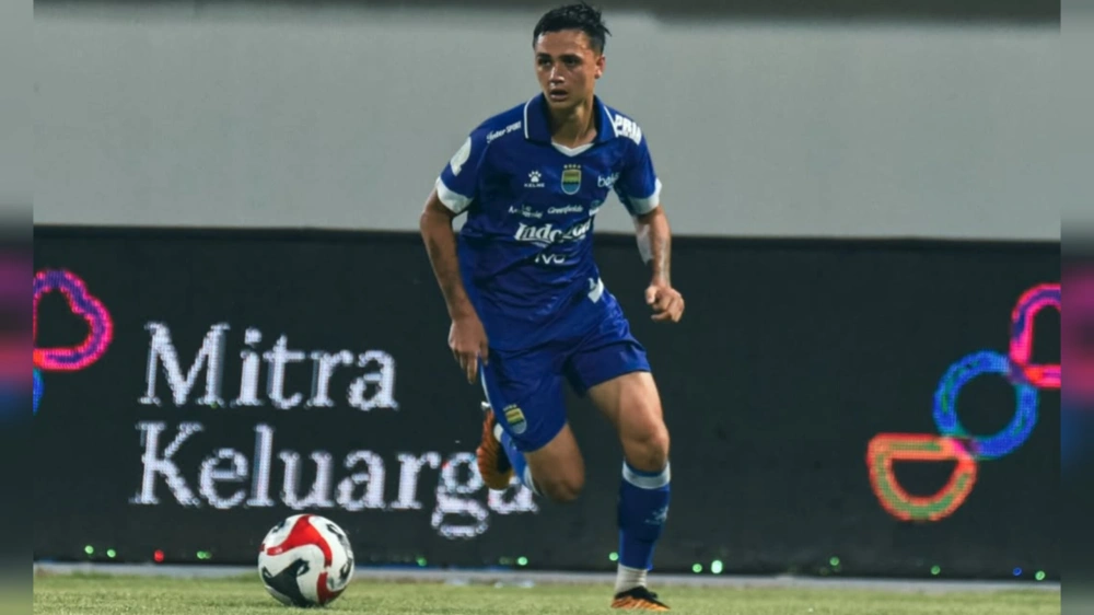 Biodata dan Agama Eliano Reijnders, Senjata Serbabisa Persib Bandung