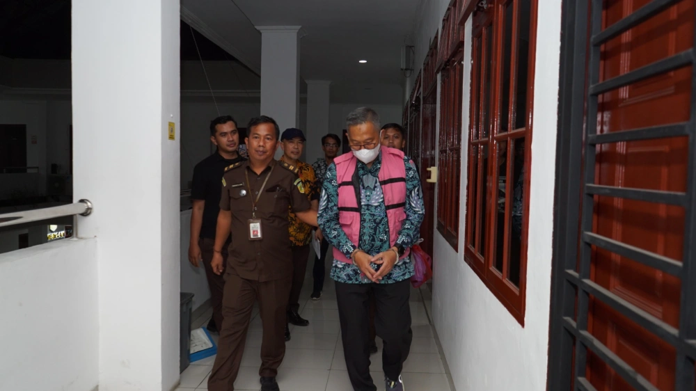 Mantan Direktur Pelaksana PT Inalum berinisial OAK ditahan Kejati Sumut. [Dok. Kejati Sumut]