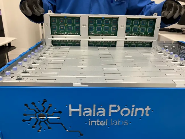 Intel Bangun Komputer yang Bekerja Seperti Otak Manusia