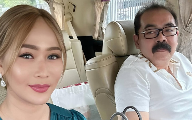 Syukuran Adam Suseno Sembuh, Inul Daratista Bagi-Bagi Uang Puluhan Juta