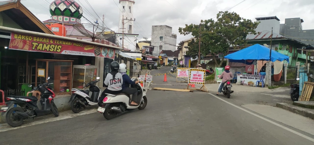 Jalan Penghubung Penting di Rejang Lebong Ambles, Pengendara Khawatir Kerusakan Melebar