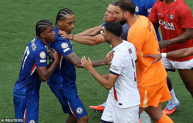 Video Pelatih PSG, Luis Enrique Pukul Joao Pedro usai Chelsea Juara Piala Dunia Antarklub