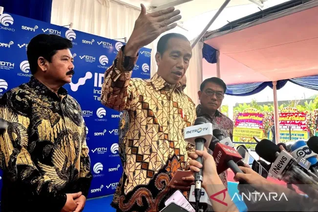 Pabrik Sepatu Bata Tutup, Jokowi: Hal Biasa