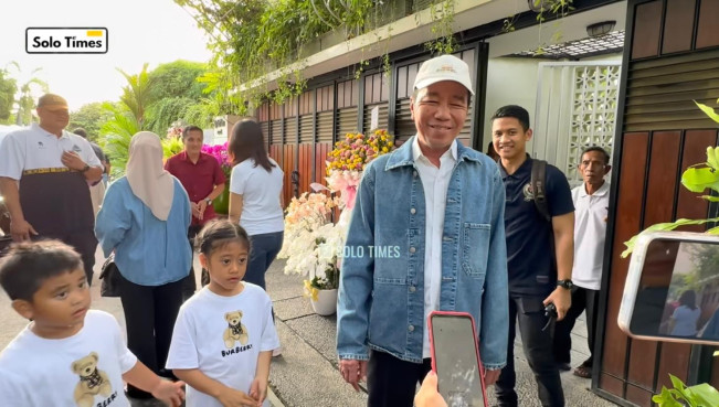 Jokowi Ajak Cucu Liburan (YouTube)