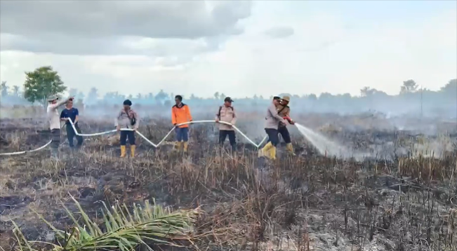 Riau Berduka! Personel Brimob Gugur Usai Berjuang Memadamkan Karhutla Rokan Hilir
