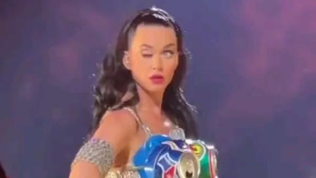 Konser di Las Vegas, Mata Katy Perry Sulit Dibuka, Fans Ikut Khawatir