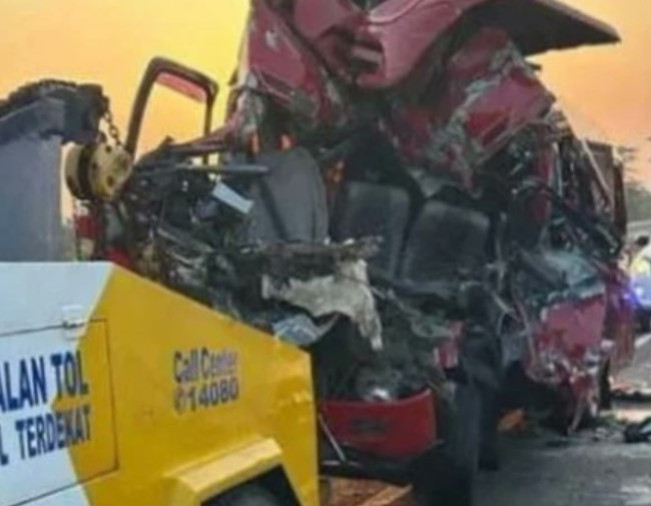 Breaking News! Kecelakaan Maut di Tol Solo-Ngawi: 6 Orang Wafat