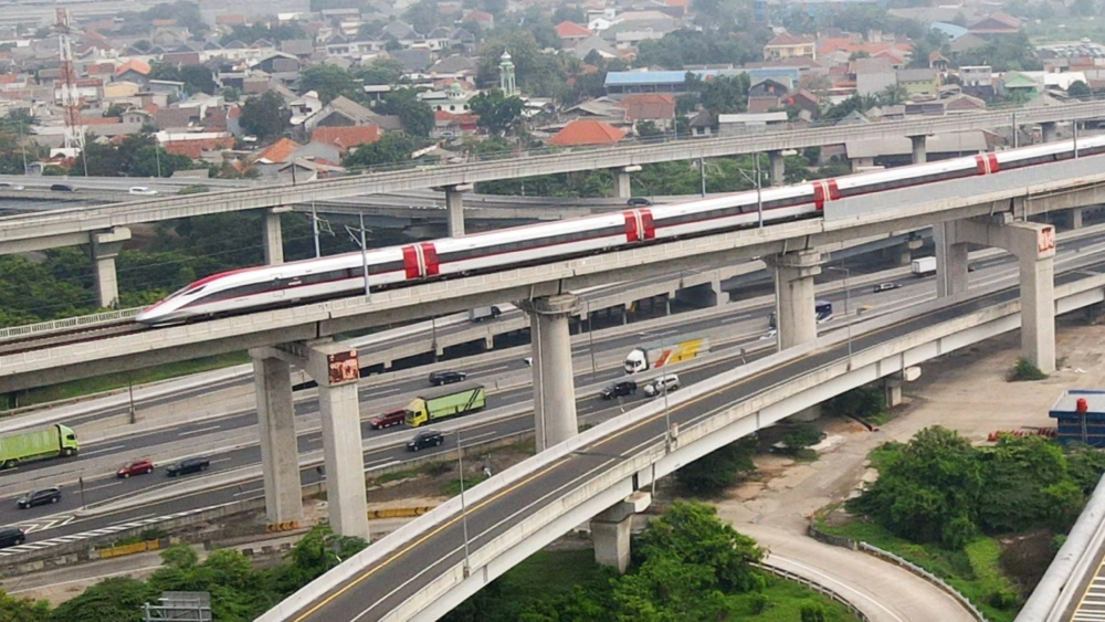 Kereta Cepat Jakarta-Bandung Whoosh. [ig @keretacepat_id]