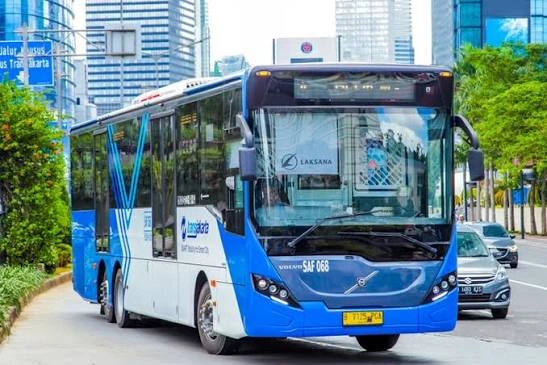 Keributan Kursi Di Bus Transjakarta Jadi Sorotan