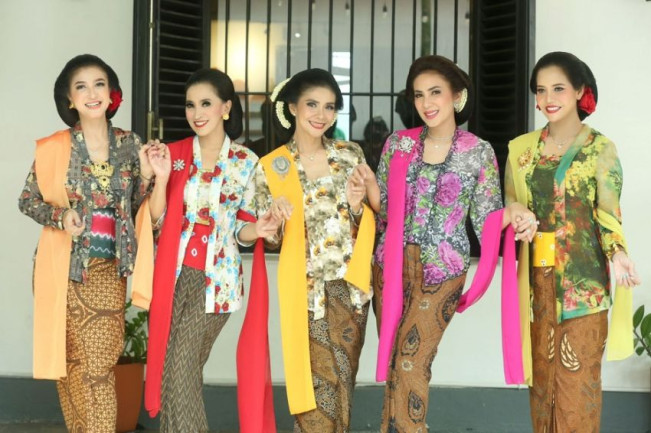 Bersaing dengan Negara Tetangga, Kebaya Indonesia Resmi jadi Warisan Budaya Takbenda UNESCO