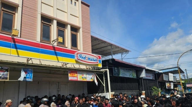 Bikin Nyesek! Minimarket di Sibolga Dibobol Warga Pasca-Bencana, Barang yang Diambil Ternyata Bukan Hanya Kebutuhan Pokok