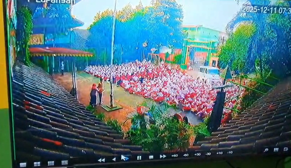 CCTV mobil pengangkut MBG yang tabrak siswa SD di Cilincing. [Instagram]