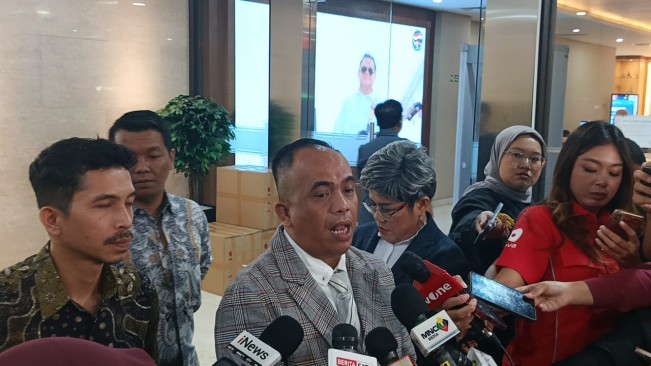 Lisa Mariana Tantang Ridwan Kamil Tes DNA Ulang di Singapura