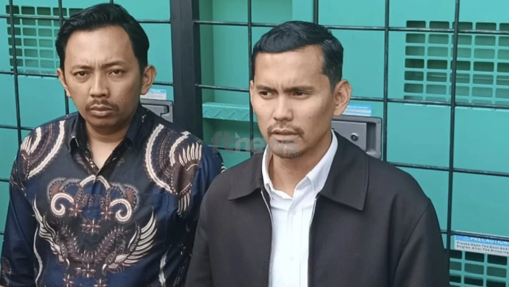 Putra Lubis, kuasa hukum Raisa, ditemui di Pengadilan Agama Jakarta Selatan, Senin (17/11/2025). [FTNews.co.id/Selvianus Kopong Basar]