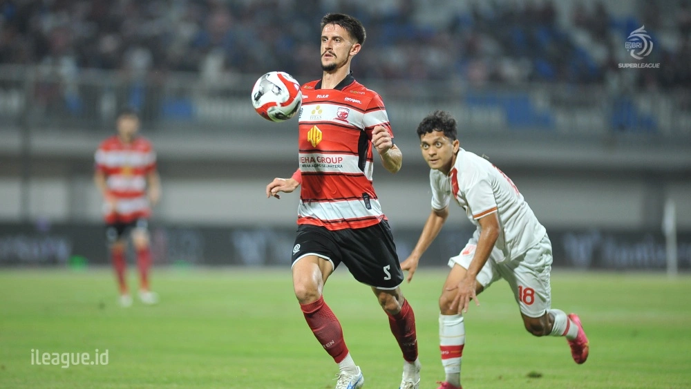 Laga Madura United FC vs Persis Solo. [ileague]