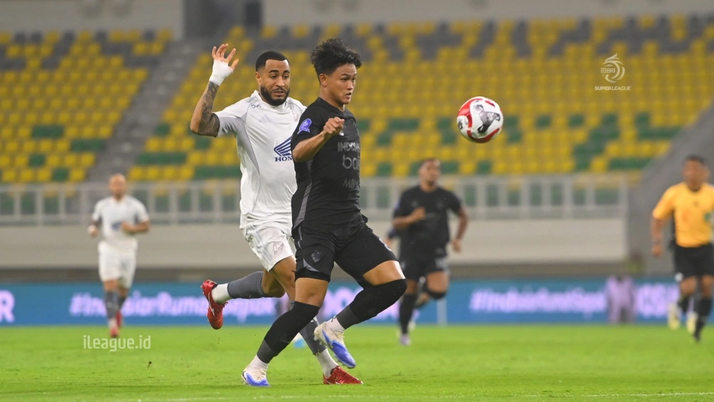 Laga Persita Tangerang vs PSM Makassar. [ileague]