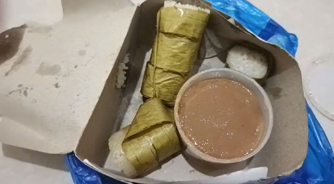 Menyantap Lemang Khas Kota Tebing Tinggi