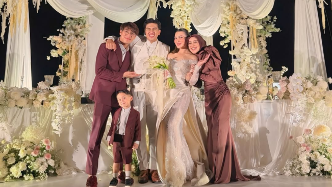 Sambil Menangis, Lesti Kejora Beri Wejangan Untuk Harris Vriza dan Haviza Devi Anjani yang Baru Menikah