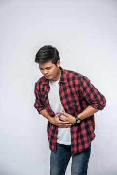 Cara Hindari Asam Lambung saat Berpuasa