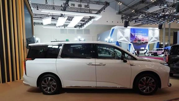 Maxus Mifa 9 Listrik Akhirnya Mengaspal Jadi Armada Grabexecutive