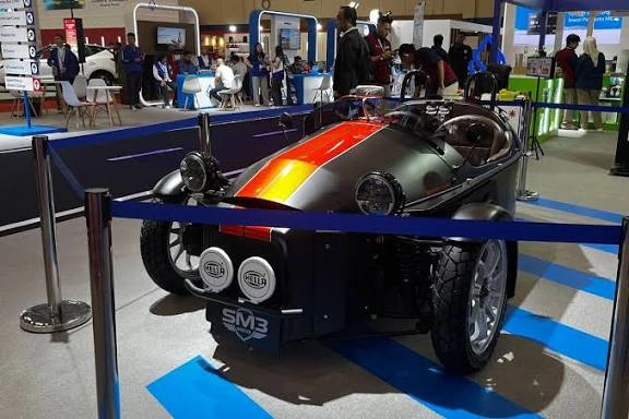 Bukan Motor, Bukan Mobil! SM3 Wheeler Curi Semua Perhatian di Pameran GJAW 2025
