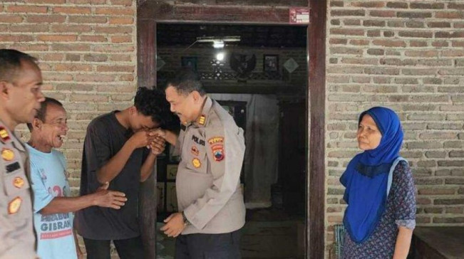 Remaja Curi Pisang Diarak Warga di Pati, Kini Jadi Anak Asuh Kapolsek
