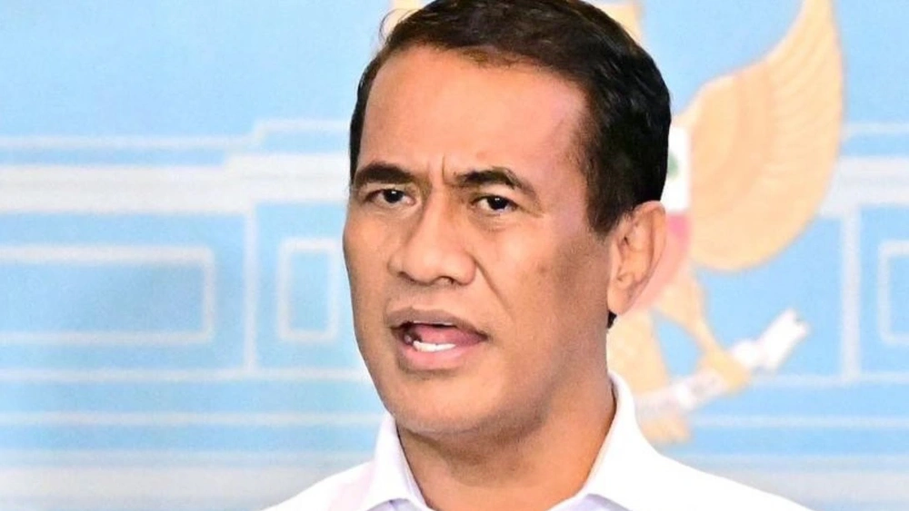 Mentan Andi Amran Sulaiman sita beras iIlegal 250 ton di Aceh. [Instagram @a amran_sulaiman]