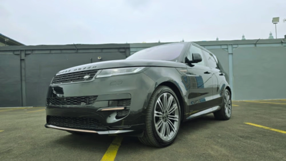 Mobil bekas Range Rover Sport 3 0 Sport tahun 2023. [Dok. Istimewa]