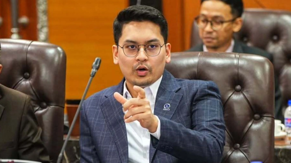 Mohammed Taufiq Johari resmi dilantik sebagai Menteri Belia dan Sukan Malaysia. Di usia 29 tahun, ia mencatat sejarah sebagai menteri termuda di kabinet MADANI. [Instagram/@taufiqjohari]