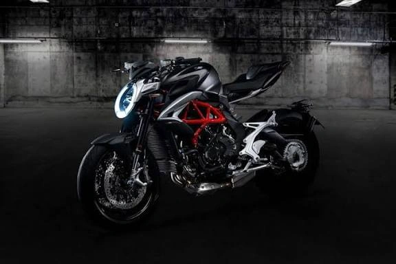 Motor Sport Eksklusif MV Agusta Brutale 800: Perpaduan Desain Futuristik, Suspensi Marzocchi, dan Rem Brembo